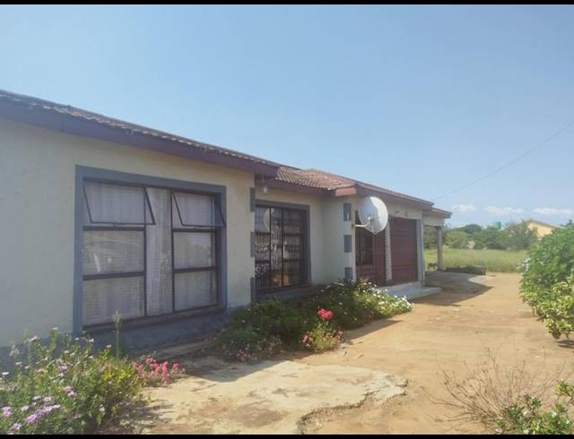 3 BEDROOM HOUSE FOR SALE IN MADOMBIDZHA